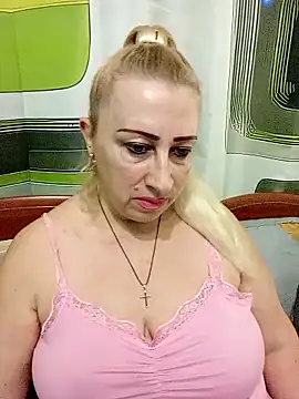 Esenia505 online show from January 5, 2026, 5:27 pm