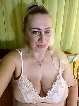 Esenia505 online show from February 2, 2026, 8:13 am