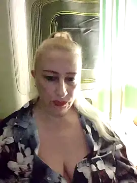 Esenia505 online show from December 1, 2025, 4:13 am