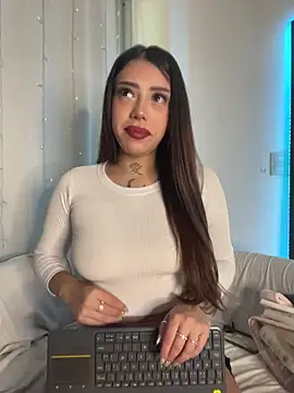 AshleyWinslow online show from April 1, 2026, 7:33 pm