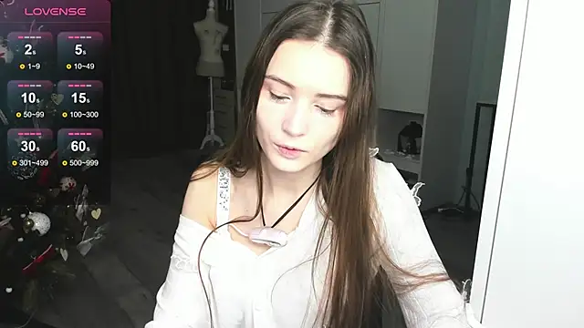 Hana Flo  online show from January 9, 2026, 2:46 pm