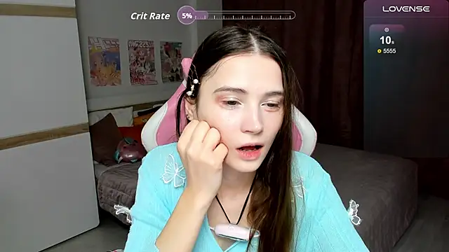 Hana Flo  online show from December 4, 2025, 2:16 pm