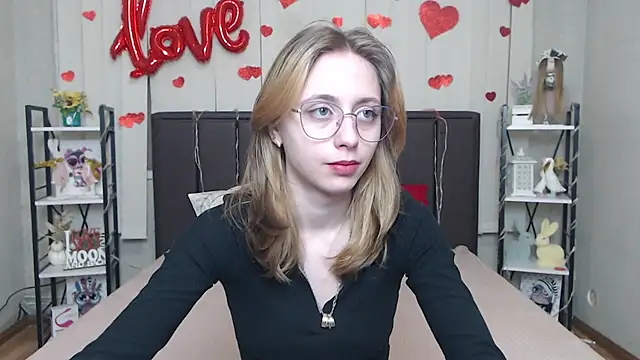 TracyLll online show from February 20, 2026, 6:19 am