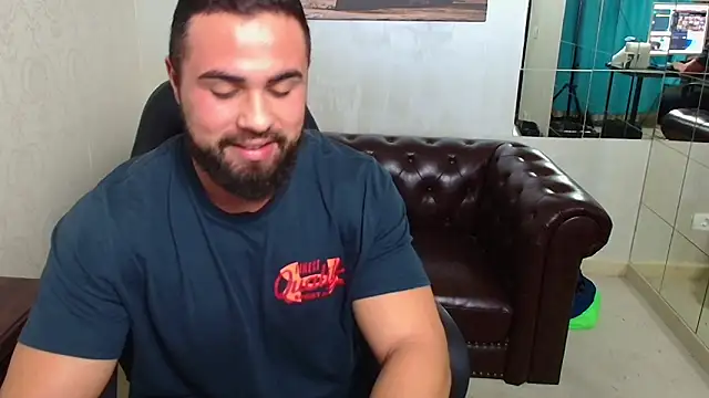 HayesWood online show from December 15, 2025, 5:57 am