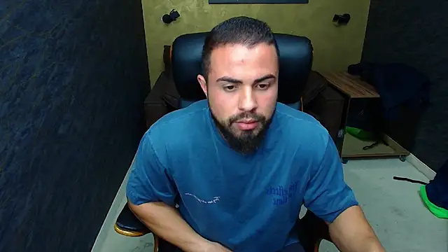 Snapshot of HayesWood chatting on October 31, 2025, 5:59 am HayesWood online show from October 31, 2025, 5:59 am