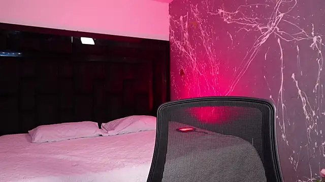 LilithLuxorr online show from December 1, 2025, 1:34 pm