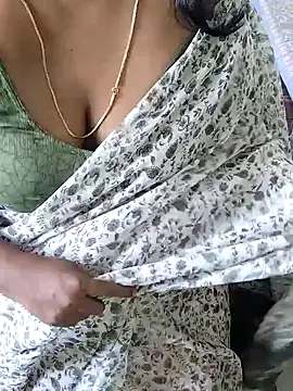 Snapshot of tamil_chitra12 chatting on November 1, 2025, 3:35 am tamil chitra12 online show from November 1, 2025, 3:35 am