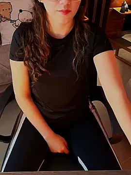 milena kiitty online show from April 9, 2026, 11:38 am