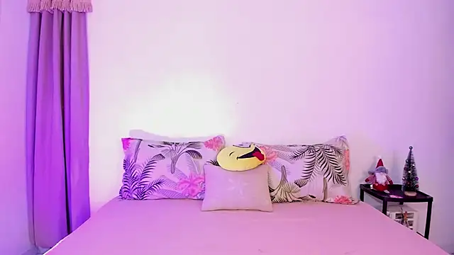 julialex  online show from November 24, 2025, 7:03 pm