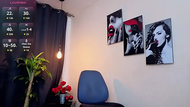 Flor Gil online show from November 28, 2025, 3:17 am