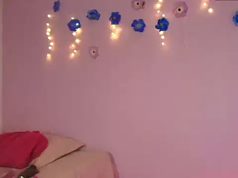 Aprilsweet2005 online show from November 10, 2025, 2:11 pm