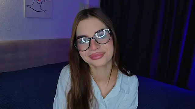 LauraHansil online show from May 18, 2026, 7:07 pm