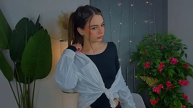 LauraHansil online show from March 7, 2026, 7:52 pm