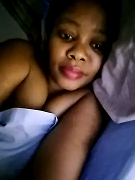 Snapshot of Fancy-Face26 chatting on November 18, 2025, 10:24 pm Fancy-Face26 online show from November 18, 2025, 10:24 pm