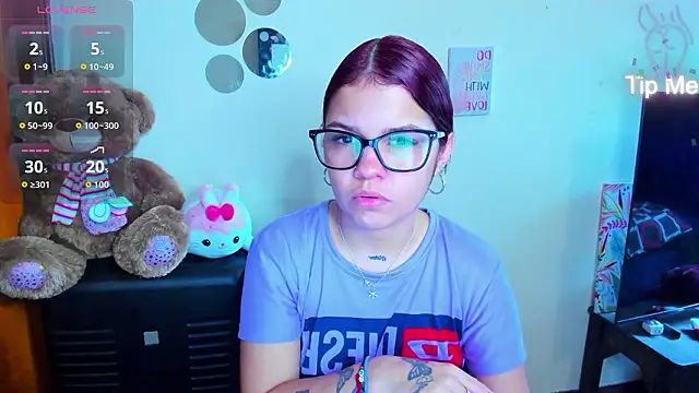 Snapshot of Emma_boo chatting on February 18, 2026, 3:08 pm Emma boo online show from February 18, 2026, 3:08 pm