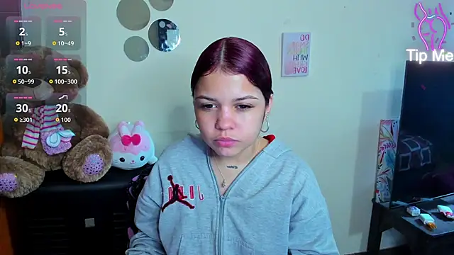 Snapshot of Emma_boo chatting on February 17, 2026, 3:42 pm Emma boo online show from February 17, 2026, 3:42 pm