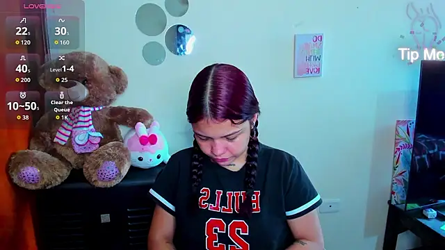 Snapshot of Emma_boo chatting on March 2, 2026, 2:13 pm Emma boo online show from March 2, 2026, 2:13 pm