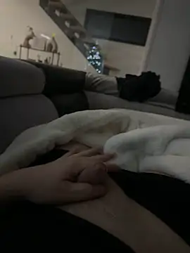 babylatiyna online show from December 5, 2025, 1:16 am