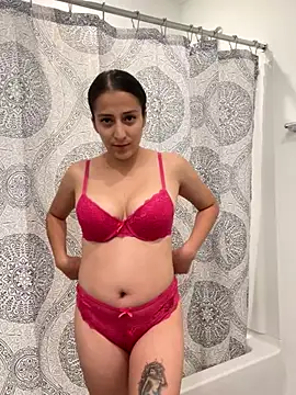 Synne online show from October 31, 2025, 1:35 am