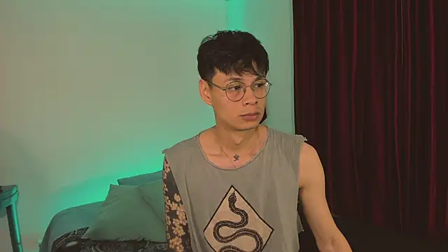 estmonnn online show from November 8, 2025, 12:03 am