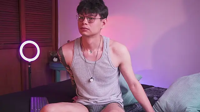 Snapshot of estmonnn chatting on February 12, 2026, 9:58 pm estmonnn online show from February 12, 2026, 9:58 pm