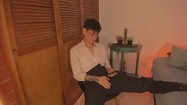 estmonnn online show from November 29, 2025, 12:11 am