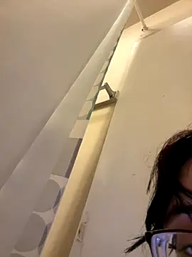 Snapshot of Yeye1309 chatting on October 31, 2025, 5:04 am Yeye1309 online show from October 31, 2025, 5:04 am