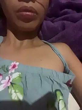 hottiebabe23 online show from December 4, 2025, 1:21 pm