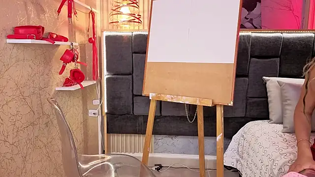 Im-Lola online show from January 14, 2026, 8:56 pm