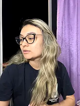 Im-Lola online show from November 7, 2025, 9:14 am