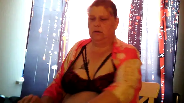 Snapshot of Sylviastar46 chatting on June 30, 2026, 7:52 am Sylviastar46 online show from June 30, 2026, 7:52 am