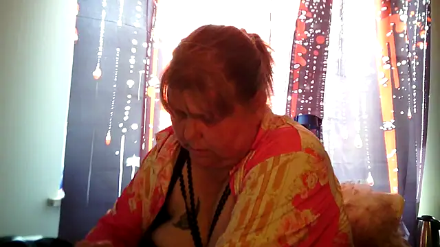 Snapshot of Sylviastar46 chatting on June 29, 2026, 10:15 am Sylviastar46 online show from June 29, 2026, 10:15 am