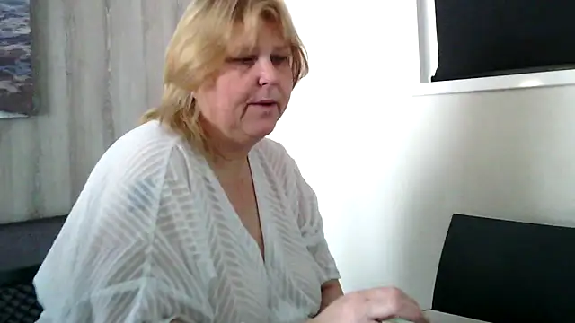 Sylviastar46 online show from March 28, 2026, 8:48 am