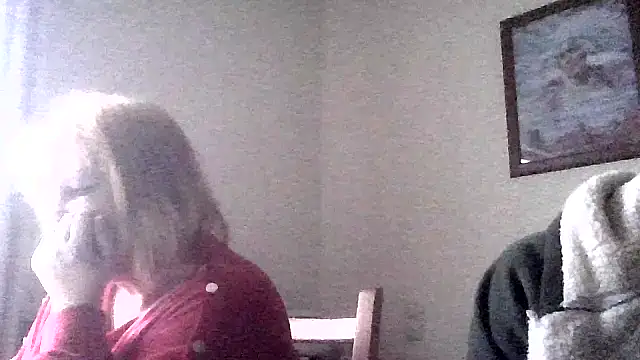 Snapshot of Sylviastar46 chatting on October 29, 2025, 8:46 am Sylviastar46 online show from October 29, 2025, 8:46 am