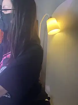 trinhvutrinh online show from April 17, 2026, 3:15 pm