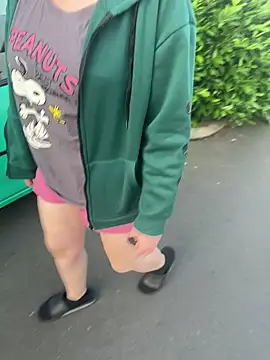 Teeny-Slut18 online show from June 17, 2026, 4:34 am