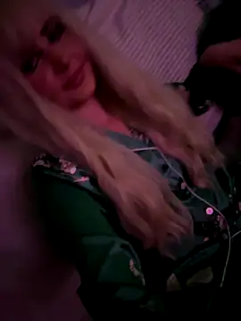 Anastasia-Ro online show from November 7, 2025, 9:08 pm