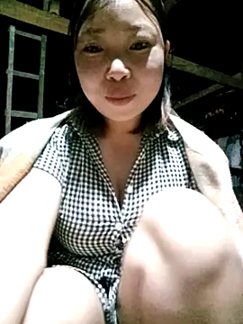 julybe online show from November 28, 2025, 11:54 am