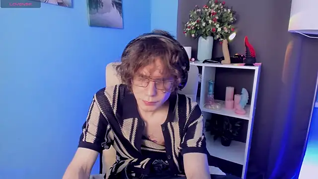 LeoBensyten online show from November 11, 2025, 11:53 pm