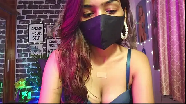 Saloni9 online show from April 7, 2026, 12:45 am