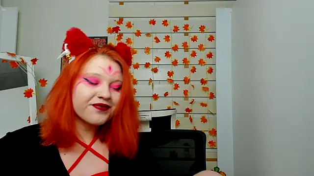 Snapshot of FoxPlayXX chatting on October 31, 2025, 7:43 pm FoxPlayXX online show from October 31, 2025, 7:43 pm