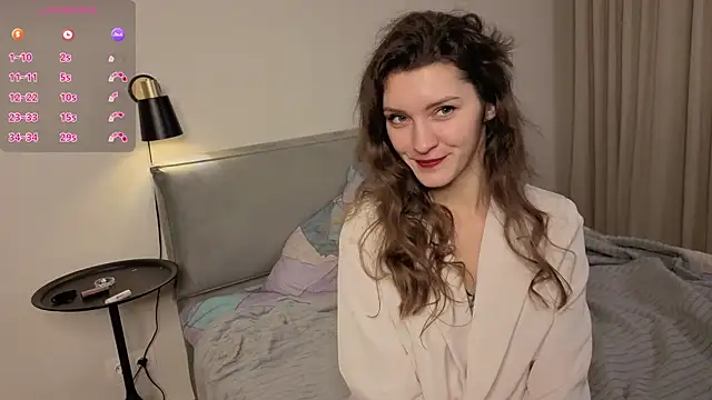 LauraYoungg online show from November 12, 2025, 8:34 pm