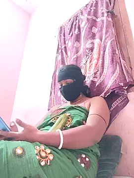 pujapujarrrr online show from January 14, 2026, 10:41 am