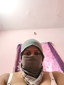 Snapshot of pujapujarrrr chatting on November 1, 2025, 8:08 am pujapujarrrr online show from November 1, 2025, 8:08 am