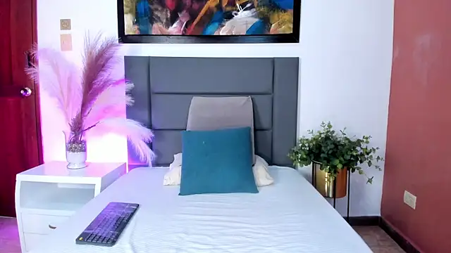 HannaaWells online show from February 20, 2026, 6:32 pm