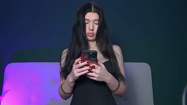 Kattyschwarz online show from November 14, 2025, 8:23 pm