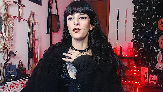 CarrieBurton online show from November 4, 2025, 1:59 pm