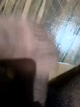 raj677181 online show from April 16, 2026, 9:39 pm