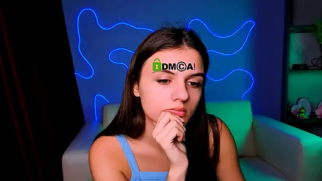 lisa dark  online show from December 2, 2025, 2:19 pm