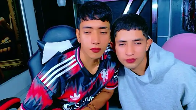 darwinandbrayann online show from November 17, 2025, 3:32 am